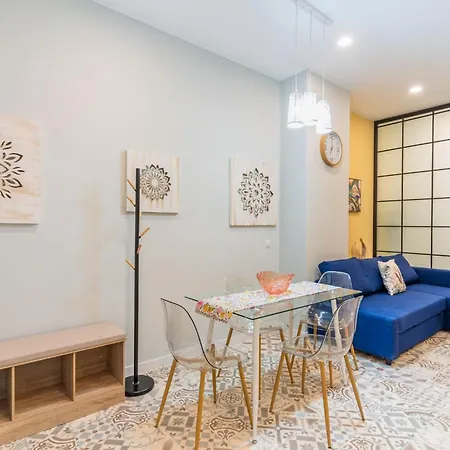 아파트 Manjon Leaves *